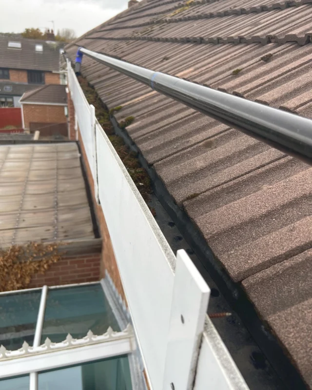 A wet morning spent cleaning gutters and fascias 🍂 ☔️ a snow board above a conservatory is no match for our @guttersuckerdirect 💪

#localbusiness #nunthorpe #normanby #guisborough #grafting #guttercleaning #windowcleaning  #elbowgrease #richmond #nunthorpe #middlesbrough #autumn