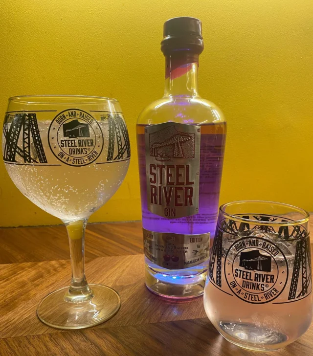 As a local business ourselves, we like to support other local businesses where we can! What better way to chill after a long week window cleaning than with @steelriver_jay’s new Cherry Bomb gin 🍒 💣  it’s absolutely lush!  #localbusiness #workhardplayhard #ginforthewin