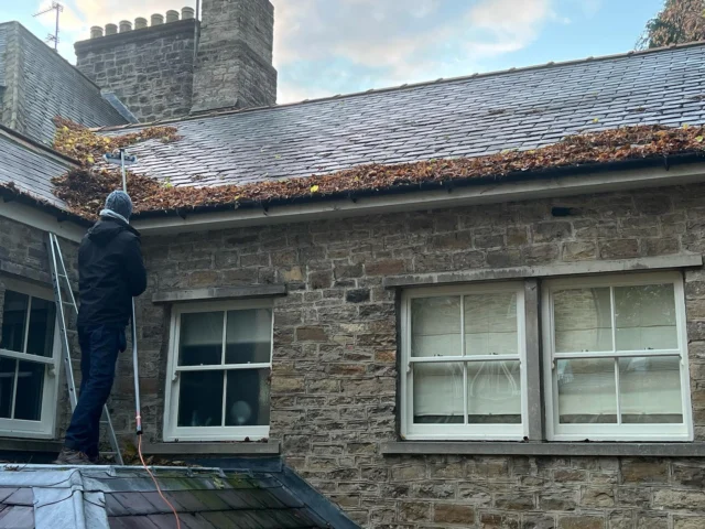 Every autumn this customers gutters get absolutely hammered due to living near a massive tree 🌳 so we clear the leaves off to avoid any nasty leaks or excess weight on the guttering 👍 🍁 

#localbusiness #nunthorpe #normanby #guisborough #grafting #guttercleaning #elbowgrease #richmond