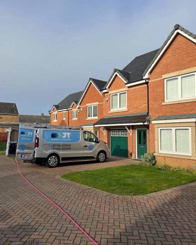 A day or two halves today! 0° start followed by a 12° finish! 🥶🥵

#localbusiness #windowcleaning #nunthorpe #normanby #guisborough #grafting #windowcleaning  #elbowgrease #richmond #nunthorpe #middlesbrough #springisnearlyhere #acklam