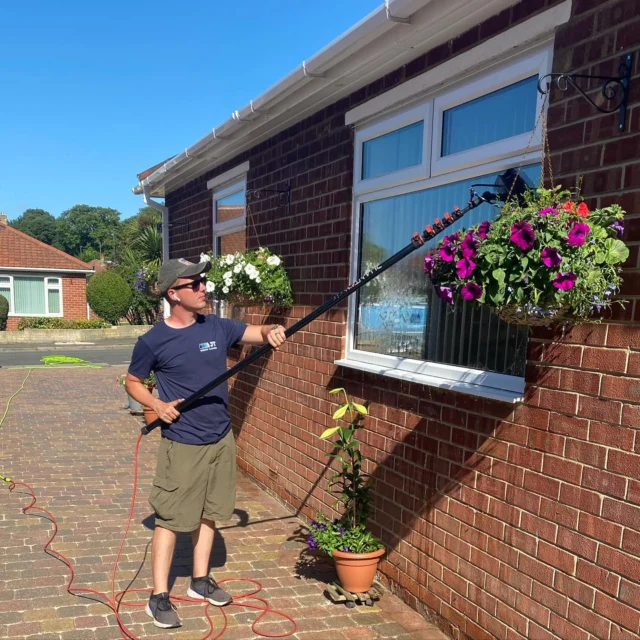 A lovely day for it today ☀️ 

Ever wondered what the window cleaner listens to on his headphones? Lots of stuff…. But today it was @paramore 😂 re-living those sweet Emo years 🖤 

#localbusiness #windowcleaning #nunthorpe #normanby #guisborough