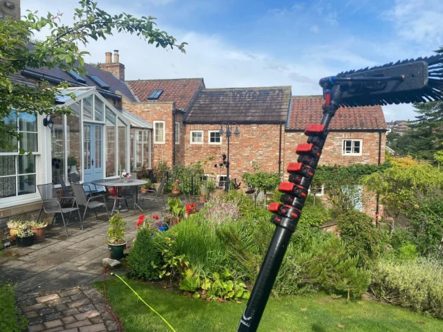 The storms passed and left us with a beautiful evening to clean this walled garden cottage ☀️

#localbusiness #windowcleaning #nunthorpe #normanby #guisborough #grafting #windowcleaning #elbowgrease