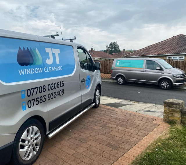 Two local businesses grafting hard 💪 

We love it when our paths cross with our friends at @clementineblinds 😁

#localbusiness #nunthorpe #normanby #guisborough #grafting